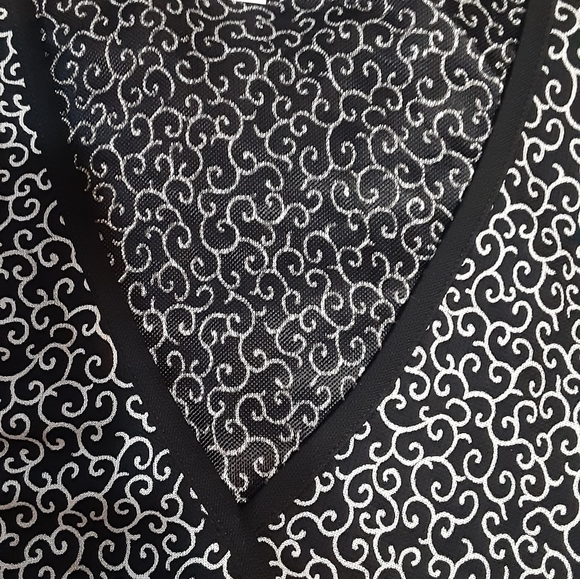 Mimi Maternity Faux Wrap V-Neckline Empire Waist style top Small Black Cream - Picture 5 of 6